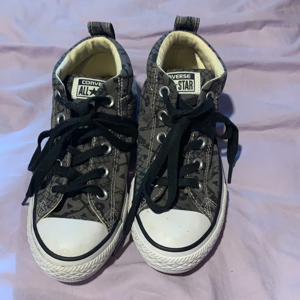 Converse - Picture 2 of 3